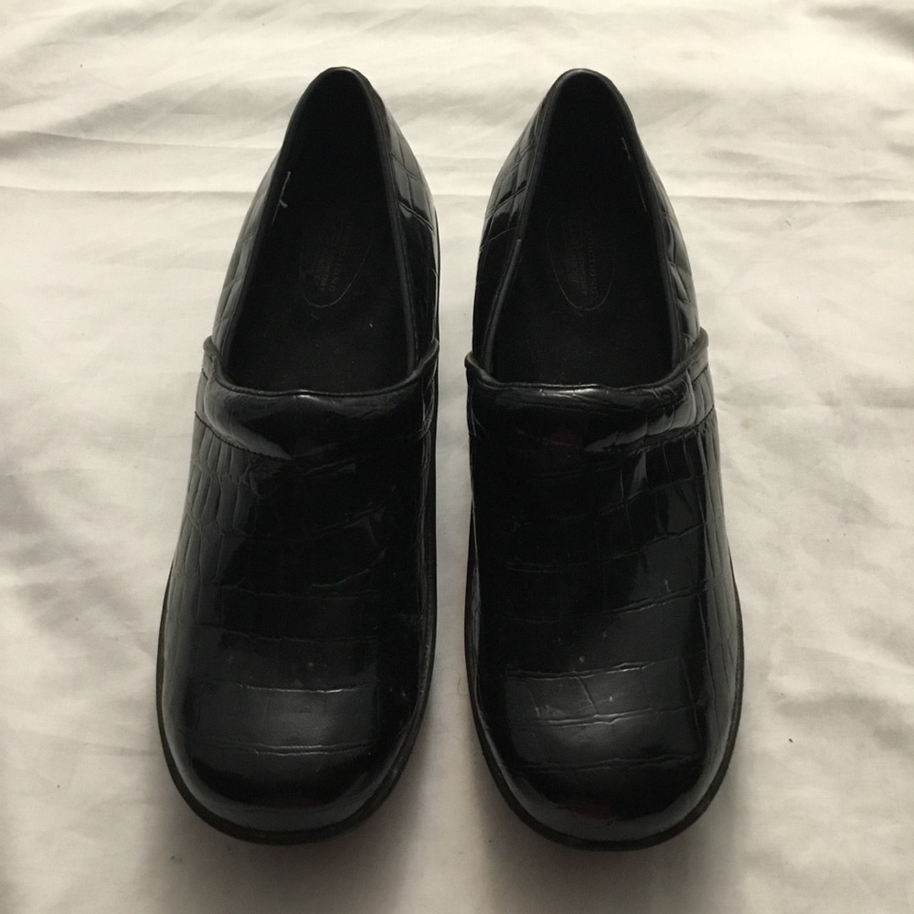 Predictions Women's Black Slip-On Loafers